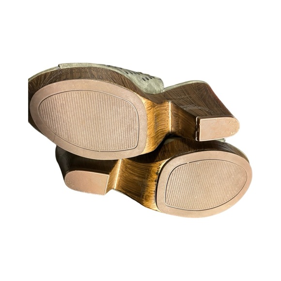 G by Guess Olive green platform heel - Picture 6 of 7